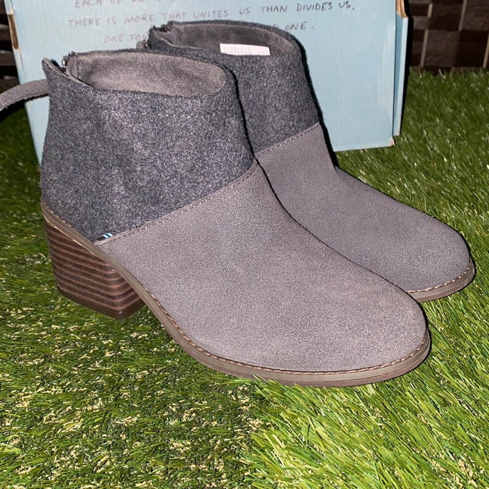 Womens Toms booties size 5.5